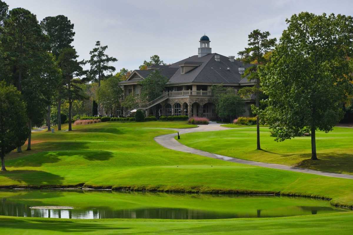 Best affordable golf retirement communities