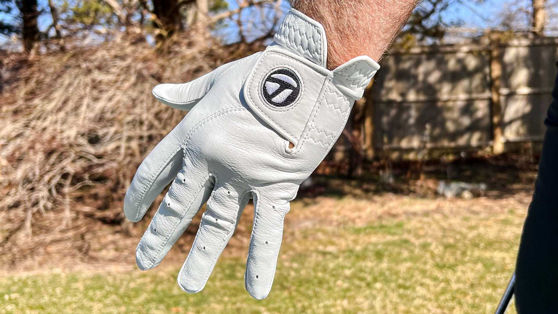 Best deal on golf gloves