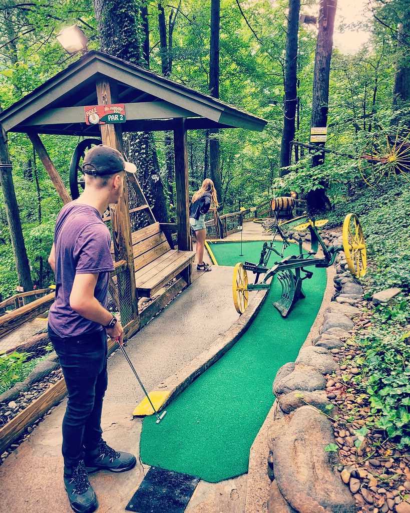 Best mini golf in gatlinburg