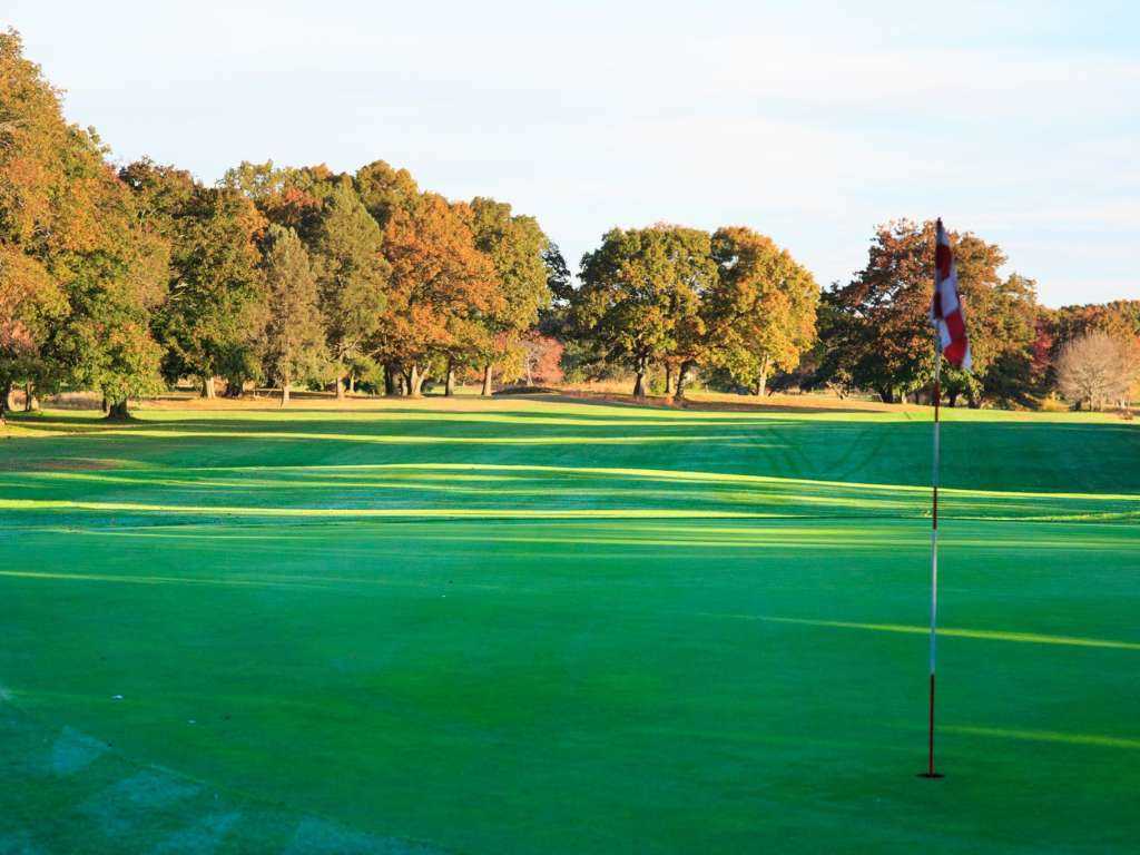 Best private golf courses in rhode island