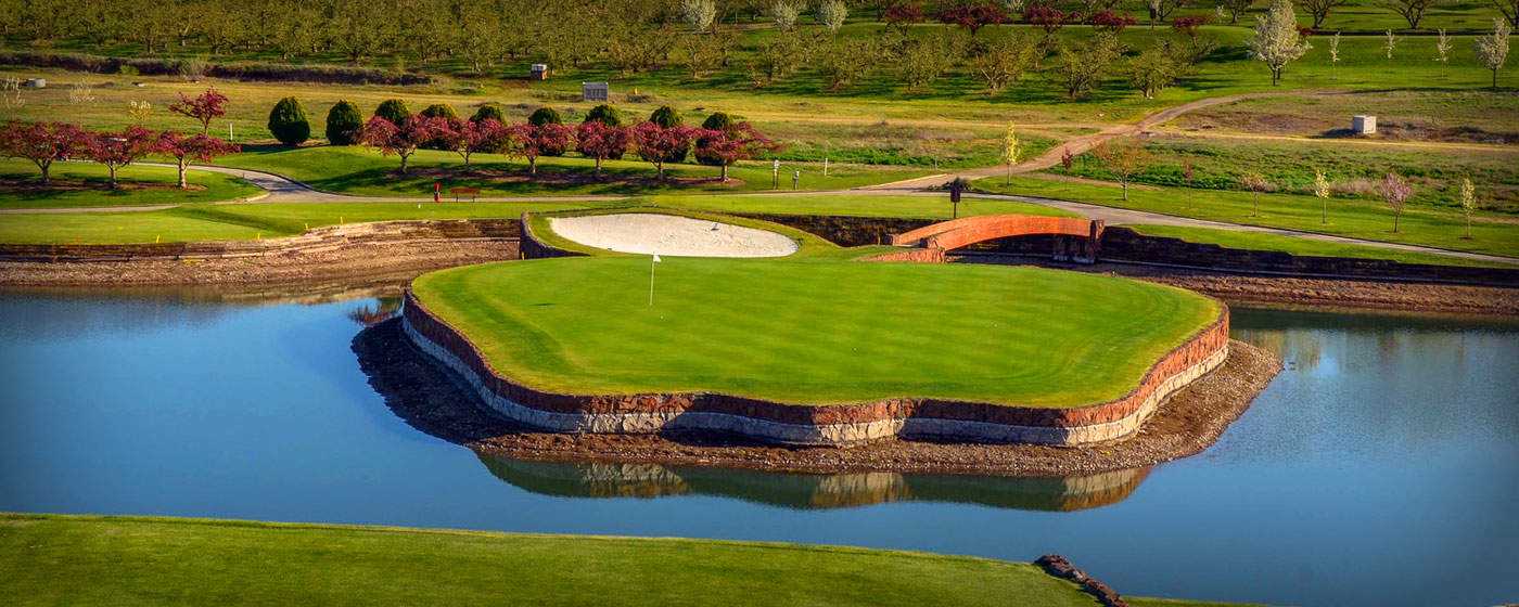Best public golf courses near seattle