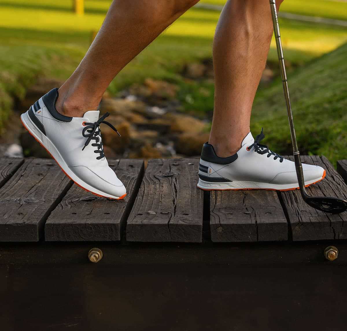 Best spikeless golf shoe