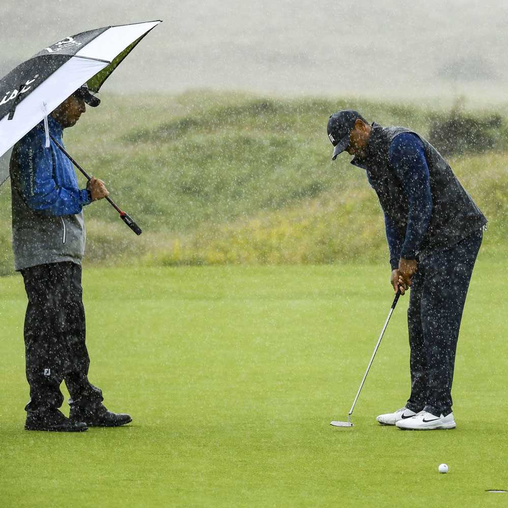Choosing the Right Gear for Rainy Golfing