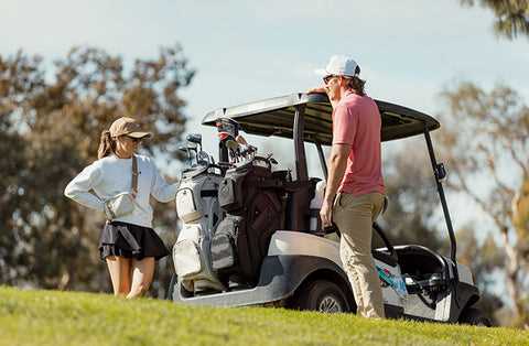 Lightweight vs. Standard Golf Bags: Which to Choose?